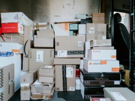 What exactly is Dropshipping? A Deep Dive into the E-commerce Phenomenon